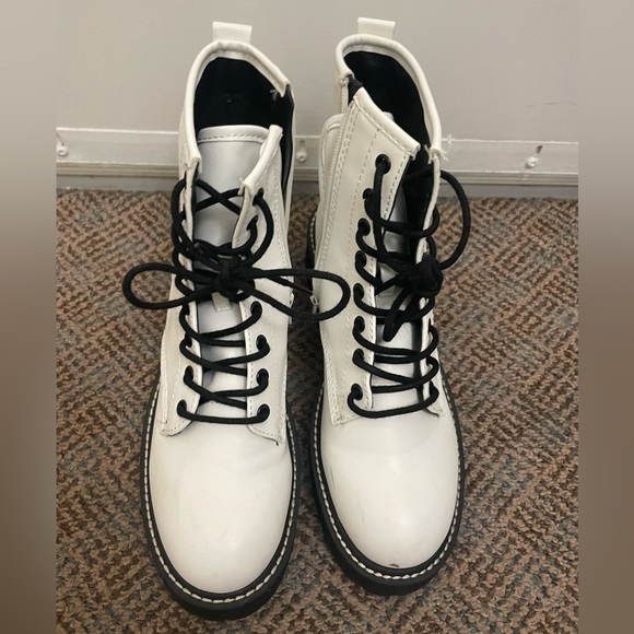 Madden Girl Carra off white Combat boots size 7M - Picture 2 of 13